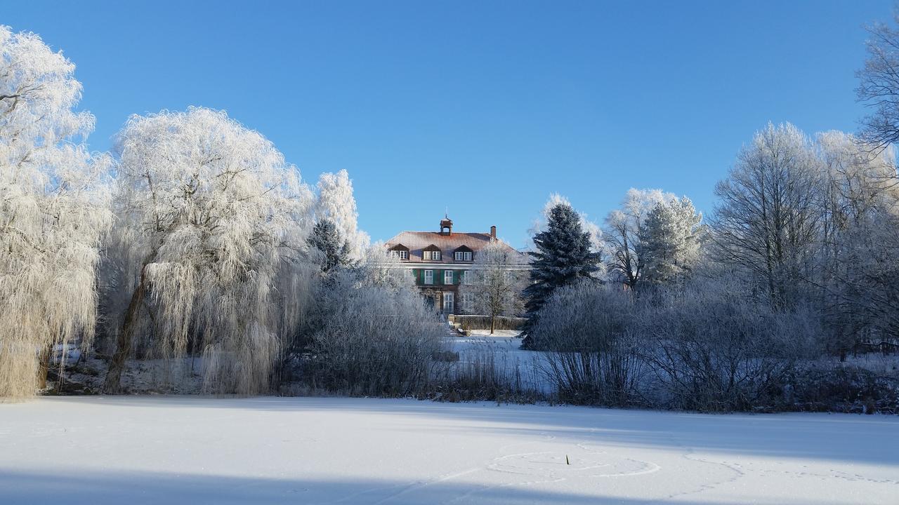 Bio- Und Gesundheitshotel Gutshaus Stellshagen Exterior photo